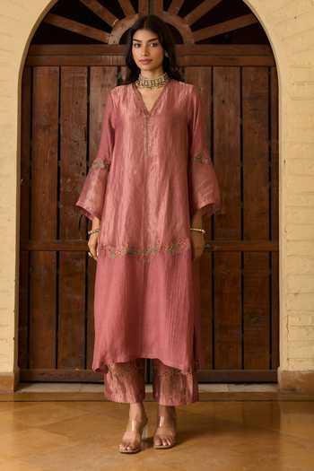 TA’Assur_Pink Chanderi, Tissue V-neck Hand Embroidered Kurta Set _at_Aza_Fashions