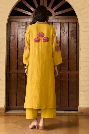 Shop_TA’Assur_Yellow Chanderi V-neck Applique Embroidered Kurta Set _at_Aza_Fashions
