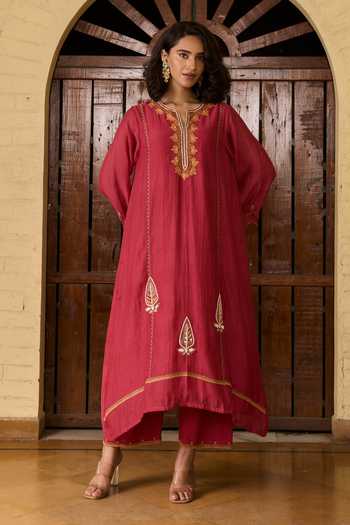 TA’Assur_Pink Chanderi Split V-neck Embroidered Kurta Pant Set _Online_at_Aza_Fashions