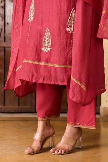 Shop_TA’Assur_Pink Chanderi Split V-neck Embroidered Kurta Pant Set _Online_at_Aza_Fashions
