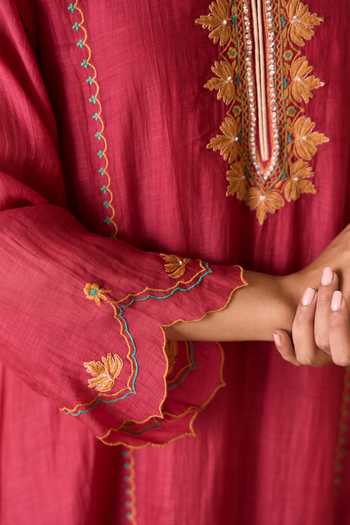 TA’Assur_Pink Chanderi Split V-neck Embroidered Kurta Pant Set _at_Aza_Fashions