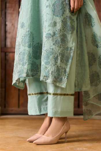 TA’Assur_Blue Chanderi, Tissue V-neck Hand Embroidered Kurta Set _Online_at_Aza_Fashions