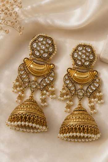 Shop_Vivinia By Vidhi Mehra_Gold Plated Kundan Pearl Jhumka Earrings _at_Aza_Fashions
