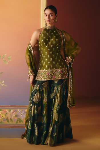 Buy_Drishti & Zahabia_Green Silk, Organza, Crepe, Dupion Halter Neck, Yes Seher Embroidered Kurta Set _Online_at_Aza_Fashions