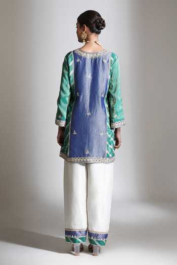 Shop_Tanu Malhotra_Green Tissue, Organza V-neck Mirror Work Kurta Set _at_Aza_Fashions