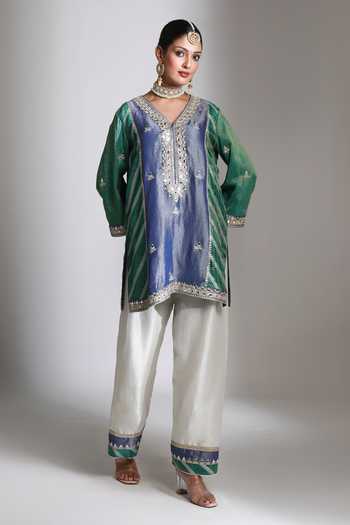 Shop_Tanu Malhotra_Green Tissue, Organza V-neck Mirror Work Kurta Set _Online_at_Aza_Fashions