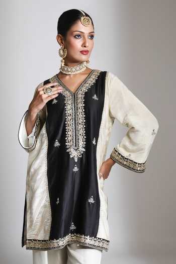 Tanu Malhotra_Black Tissue, Organza V-neck Mirror Embroidered Kurta Salwar Set _at_Aza_Fashions