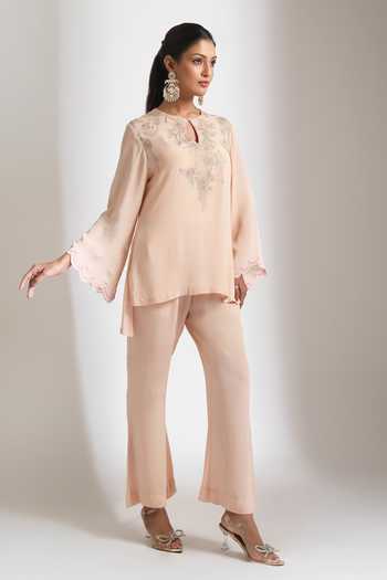 Tanu Malhotra_Peach Crepe Keyhole Neck Florette Embroidered Top And Pant Set _at_Aza_Fashions