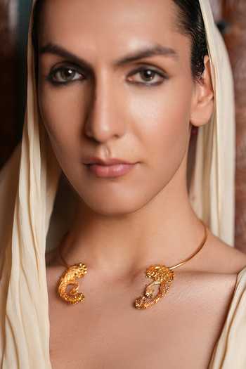 Buy_Cao Jewellery_Gold Plated Textured Hasli Necklace _at_Aza_Fashions