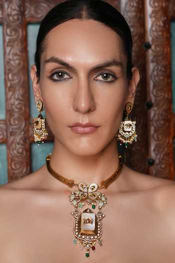 Buy_Cao Jewellery_Multi Color Mother Of Pearl Embellished Pendant Necklace Set _at_Aza_Fashions