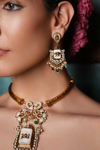 Buy_Cao Jewellery_Multi Color Mother Of Pearl Embellished Pendant Necklace Set _Online_at_Aza_Fashions