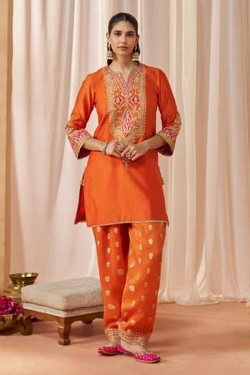 Sheetal Batra_Orange Silk, Chanderi, Banarasi Split V-neck Adeela Kurta Set _Online_at_Aza_Fashions