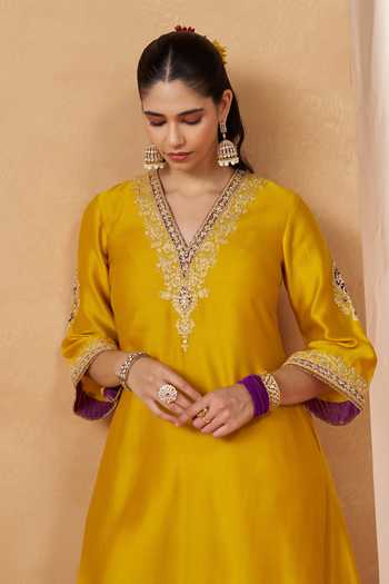 Shop_Sheetal Batra_Mustard Silk, Chanderi V-neck Liana Kurta Set _Online_at_Aza_Fashions