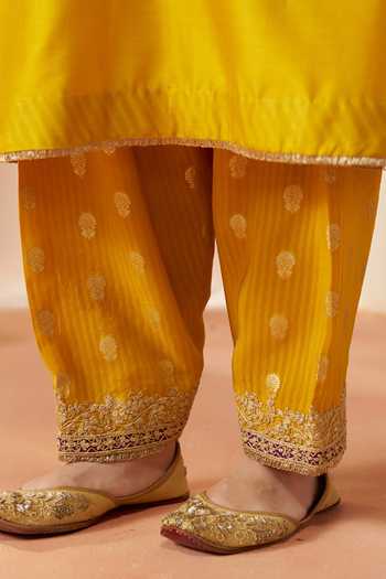 Sheetal Batra_Mustard Silk, Chanderi V-neck Liana Kurta Set _at_Aza_Fashions