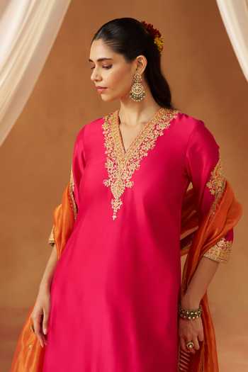 Sheetal Batra_Pink Silk, Chanderi V-neck Liana Placement Embroidered Kurta Set _at_Aza_Fashions