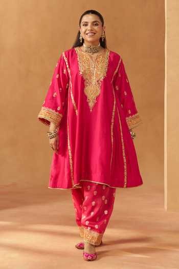 Buy_Sheetal Batra_Pink Silk, Chanderi Split V-neck Maahgul Embroidered Kurta Set _Online_at_Aza_Fashions
