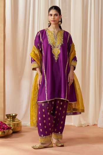 Buy_Sheetal Batra_Purple Silk, Chanderi Split V-neck, Yes Maahgul Kashmiri Tilla Kurta Set _at_Aza_Fashions