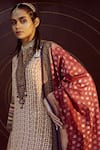 Shop_Tarun Tahiliani_Pink Kurta- Cotton Crepe Printed Geometric Notched Set _at_Aza_Fashions
