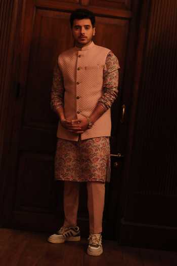 Buy_Yajy By Aditya Jain_Peach Silk, Cotton Quilted Bundi And Floral Print Kurta Set _at_Aza_Fashions