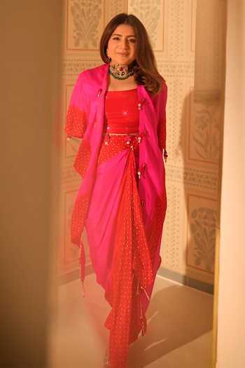 Buy_Pink City By Sarika_Magenta Silk Tassels Open Embellished Ombre Bandhani Cape And Draped Skirt Set _at_Aza_Fashions