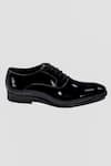 Shop_Amrit Dawani_Black Plain Toe Oxford Shoes _at_Aza_Fashions