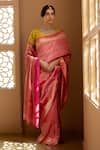 Buy_Devissha_Fuchsia Pure Katan Silk Handwoven Floral Handloom Banarasi Saree For Women_at_Aza_Fashions