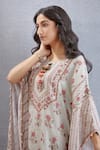 Shop Torani Green Pure Linen Bird, Chintz Round Jaituni Aarfa Kaftan Online at Aza Fashions Shop_Torani_Green Pure Linen Bird, Chintz Round Jaituni Aarfa Kaftan _Online_at_Aza_Fashions