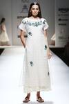 Buy_Prama by Pratima Pandey_White Chanderi Embroidered Thread Work Boat Neck Woven Kurta For Women_at_Aza_Fashions