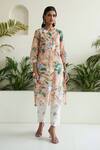 Sage Saga_Peach Lawn Cotton Printed Butterfly Cut-out Border Kurta Pant Set _Online_at_Aza_Fashions