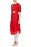 Buy_Desert Shine by Sulochana Jangir_Red Linen Georgette Embroidered Floral Keyhole Neck Kurta  _Online_at_Aza_Fashions