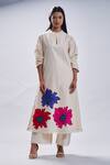 Taika By Poonam Bhagat_Ivory Chanderi Embroidered Floral Notched Patterned A-line Tunic Set _Online_at_Aza_Fashions