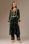 Buy_Anantaa by Roohi_Green Velvet Embroidered Floral Notched Kurta _at_Aza_Fashions