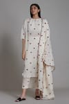 Buy_MATI_Off White Pure Linen Embroidered Heart Motif Straight Trump Card Kurta Set _at_Aza_Fashions