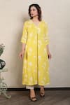 Falguni.Foram_Yellow Kurta Printed Gauze Linen And Slip Mal Floral V  _Online_at_Aza_Fashions