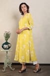 Buy_Falguni.Foram_Yellow Kurta Printed Gauze Linen And Slip Mal Floral V  _Online_at_Aza_Fashions