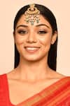 Buy_Just Shradhas_Gold Plated Chand Kundan Maangtikka _at_Aza_Fashions