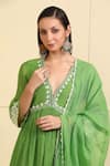 Neha Khullar_Green Chanderi Silk And Mulmul Embroidery Thread & Zari V Neck Neckline Kurta Set _Online