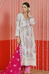 Buy_Myaara_Peach Kurta And Pant Cotton Printed Floral V Neck Bloom Set _Online_at_Aza_Fashions