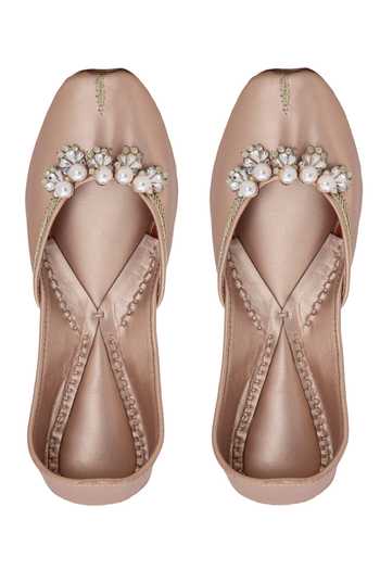 Buy_5elements_Pink Crystal Embellished Juttis _at_Aza_Fashions