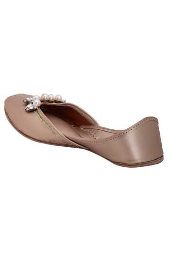 Buy_5elements_Pink Crystal Embellished Juttis _Online_at_Aza_Fashions
