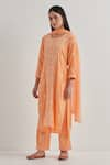 Priya Chaudhary_Peach Cotton Embroidered Chikankari Notched Neck Kurta Set _at_Aza_Fashions