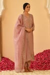 Seher Jaipur_Pink Muslin Silk Embroidered Thread Work V Neck Gul Floral Kurta Set _Online_at_Aza_Fashions