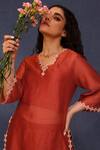 Chokhi Chorri_Red Kurta Silk Chanderi Placement Embroidery Floral V Neck Azin With Pant _Online_at_Aza_Fashions