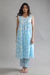 Khat_White Poplin, Cotton V-neck Flower Print Gathered Kurta And Pant Set _at_Aza_Fashions
