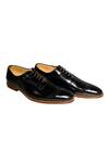 Buy_Artimen_Black Plain Handcrafted Pure Leather Brogues _Online_at_Aza_Fashions