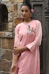 Shop_Desert Shine by Sulochana Jangir_Pink Handwoven Chanderi Embroidered Patchwork Round Motif Kurta And Pant Set _Online_at_Aza_Fashions