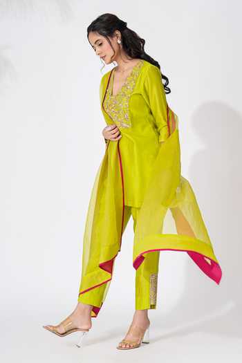 Buy_The Aarya_Green Chanderi, Viscose, Organza Sequins, Beads, Embroidery V-neck Kurta Set _Online_at_Aza_Fashions