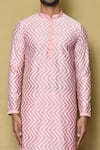 Buy_Aryavir Malhotra_Pink Cotton Silk Printed Chevron Kurta _Online_at_Aza_Fashions