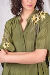 Buy_Seesa_Green Crepe Silk Embroidery Sunflower Mandarin Collar Sleeve Kaftan _Online_at_Aza_Fashions