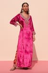 Angad Singh_Pink Silk Embroidered Floral V Neck Kasab And Tilla Work Kurta Set _Online_at_Aza_Fashions